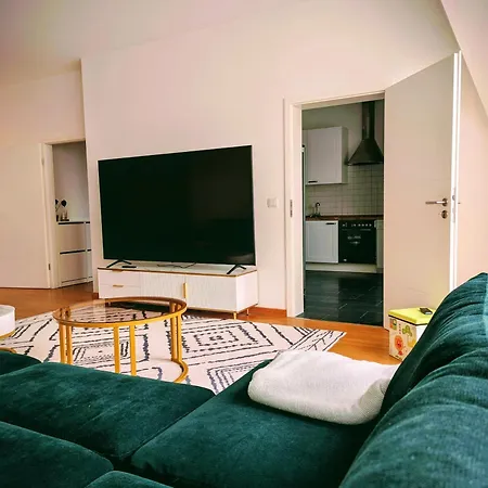 Exklusive Familienresidenz Mit Dachterrasse, Sauna Und Entertainment Apartment *